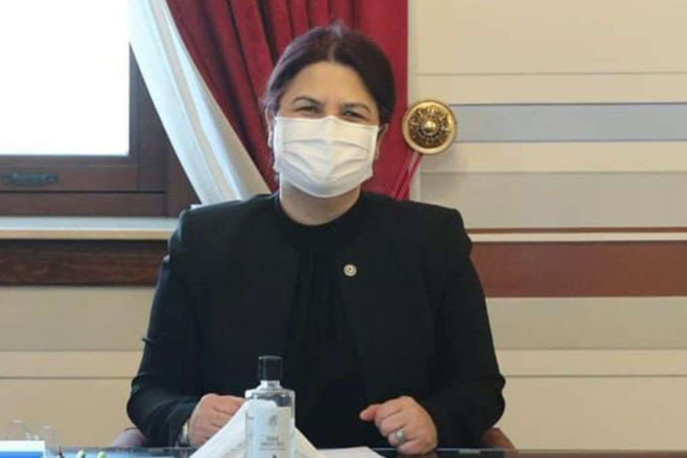 Saldırıya uğrayan başörtülü akademisyene Bakan Yanık'tan destek Saldırıya uğrayan başörtülü akademisyene Bakan Yanık'tan destek